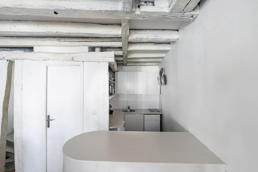 Joli Duplex Au Coeur Du Marais Apartment Paris Luaran gambar