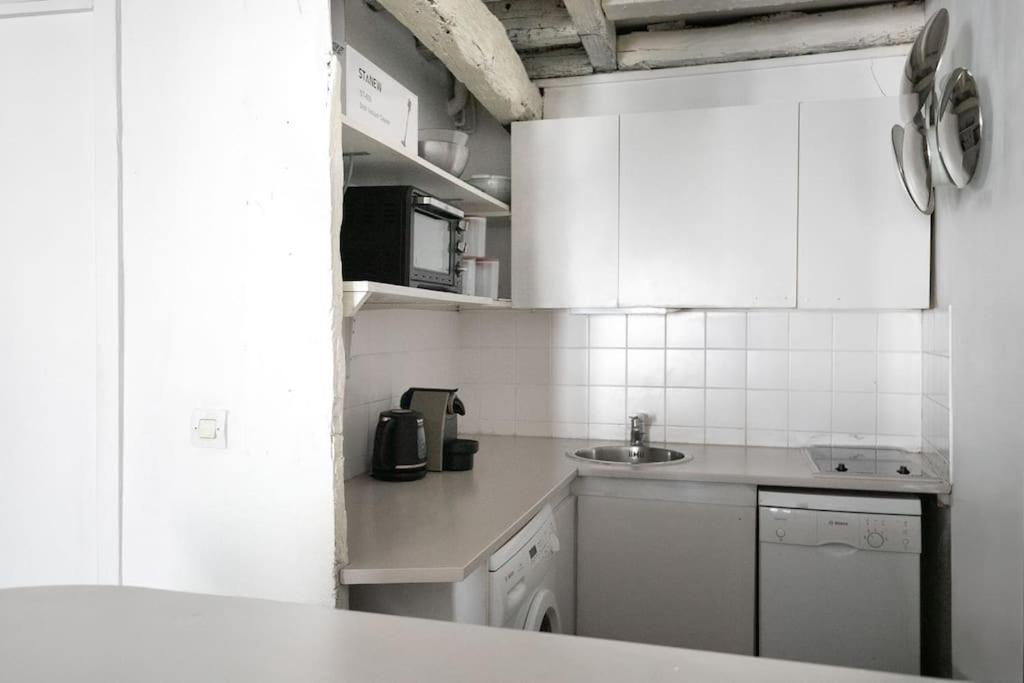 Joli Duplex Au Coeur Du Marais Apartment Paris Luaran gambar